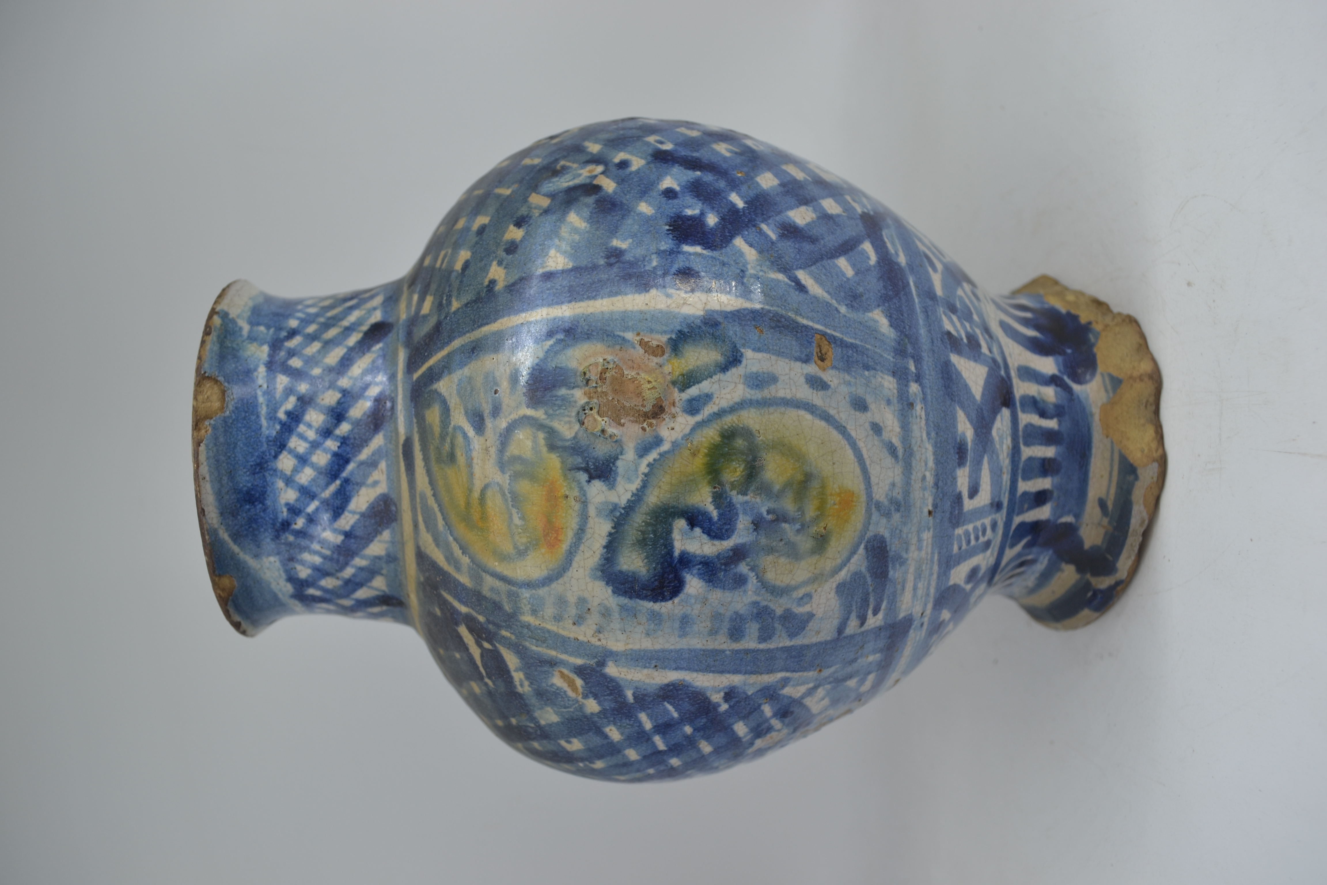 Boccia in maiolica policroma, Caltagirone XVI secolo